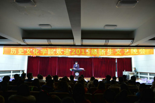 照片3:刘泽南同学发言.jpg