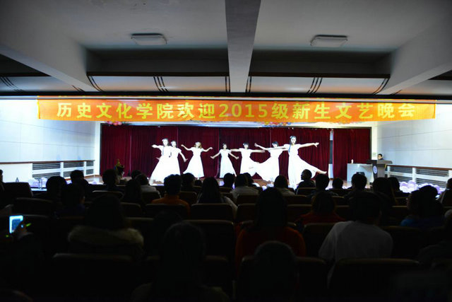 照片5:舞蹈自由行走的花.jpg